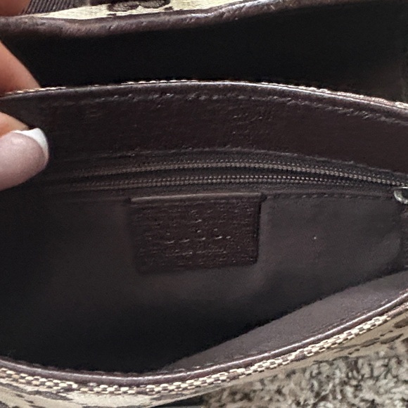 Gucci Beige and Brown Monogram Belt Bag - Picture 6 of 8